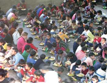 Lunchtime at Gandhi Ashram School.